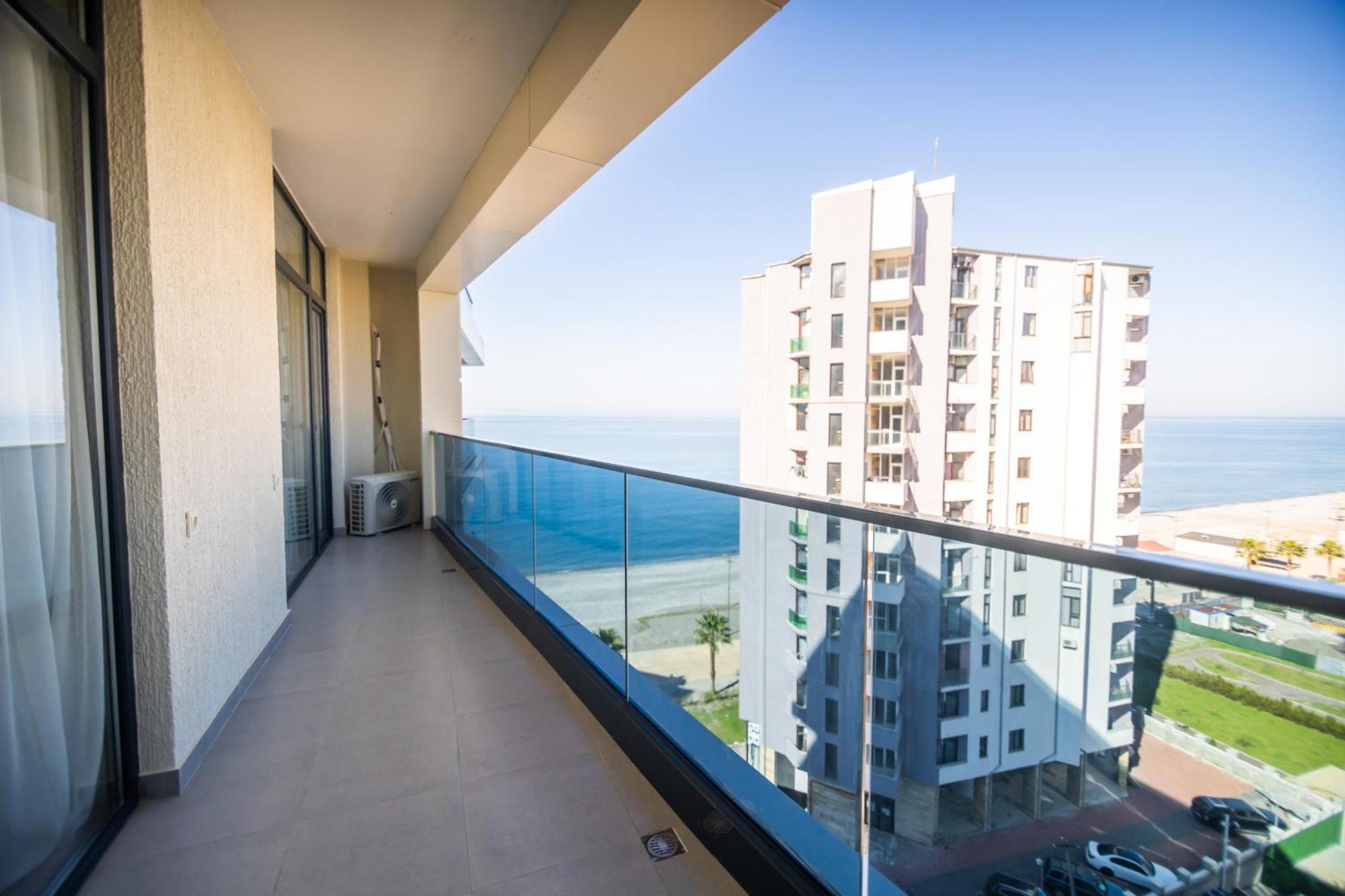 Green Side Apart Hotel Batumi Exterior photo