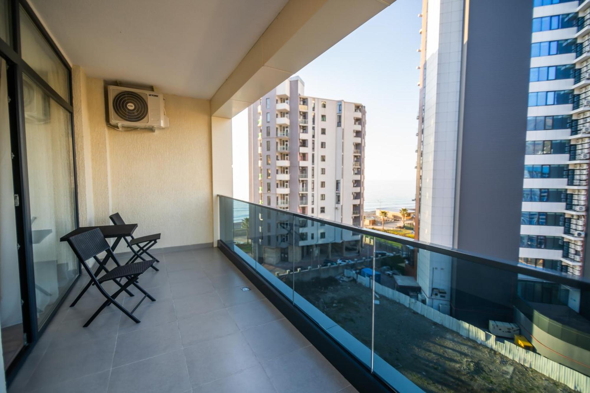 Green Side Apart Hotel Batumi Exterior photo